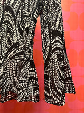 Load image into Gallery viewer, Late 90s accordion black and white speckle blouse
